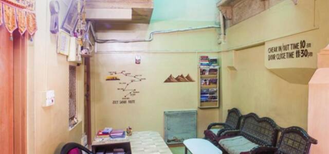 Hotel Jeel Guest House, Rajkot 4